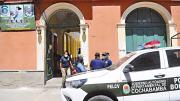 Hombre prende fuego a habitación con su pareja embarazada dentro y él también resulta herido