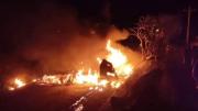 Choque de cisterna con otros dos vehículos provoca explosión y deja dos fallecidos en Sacaba