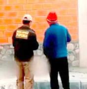 Potosí: Investigan a dos hombres en Llallagua por presunto biocidio, tras matar a un perro con una picota