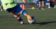 Un DT de fútbol infantil atacó a golpes a un árbitro en La Plata