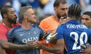 Video: La insólita agresión de Luis Enrique a Joao Pedro tras caída del PSG