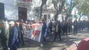 Trabajadores del Sedes de Tarija acatan paro de 24 horas exigiendo el pago del bono de vacunación