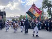 Civismo y fervor marcan el Desfile de Teas en homenaje a la Revolución del 16 de Julio de 1809