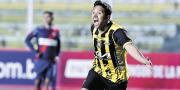 The Strongest se impone a Always Ready con dos golazos