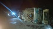 UN CAMIÓN CISTERNA SUFRE UN ACCIDENTE EN YUNGAS QUE OCASIONA EL DERRAME DE 25.000 LITROS DE DIÉSEL