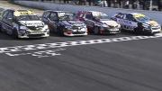 Impactante final en el TC Pista: cuatro autos llegaron a la vez a la meta y Agustín Canapino resultó ganador por milésimas