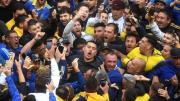 Banderazo contra Riquelme: la bronca de los hinchas de Boca tras otro nuevo papelón