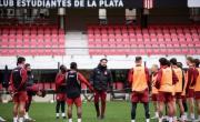 Estudiantes se rearma para enfrentar a Racing