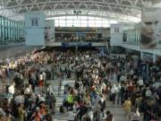 Argentinos estafados: Como una ecuatoriana vendía falsos pasajes baratos y paquetes de lujo en un chat de mamis