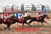 El Hipódromo 27 de Abril celebra el aniversario con victorias de Calvente