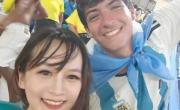 Flechazo en la tribuna: Ailing Hou, la joven china que busca a un argentino por las canchas del país