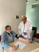 Campaña médica gratuita beneficia a residentes orureños en Cochabamba