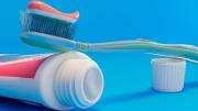 ANMAT: No, no sería el flúor de la pasta dental prohibida lo que provocaba lesiones en la boca