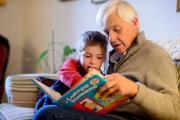 Hoy es el Día de los abuelos: fuente inagotable de abrazos, mimos y lecciones de vida