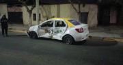Taxista perdió el control y se estrelló contra los carteles de un negocio en Chimbas