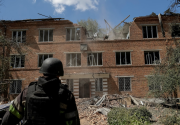 (VIDEO) Nuevo bombardeo de Rusia contra objetivos civiles en Ucrania: 14 heridos y numerosos daños en un hospital de Kharkiv