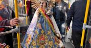 La imagen de la Virgen de Urkupiña hizo un viaje en el Tren Metropolitano y visitó una de las estaciones