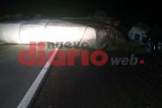 Camión mordió la banquina y protagonizó un terrible vuelco en la Ruta 34