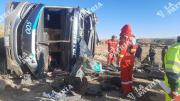 Bus que iba de Tarija a Cochabamba se embarrancó y dejó 5 muertos