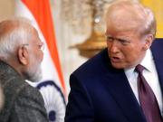 Por comprar energía a Rusia, Trump impone aranceles del 25% a la India