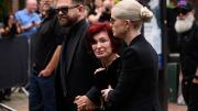 Familia y fanáticos de Ozzy Osbourne lo despiden emocionados en su funeral