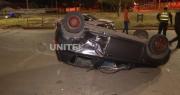 Tras impacto, auto vuelca y el conductor queda herido en Santa Cruz de la Sierra