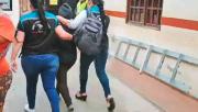 Menor que apuñaló a compañera de escuela es enviada a detención preventiva