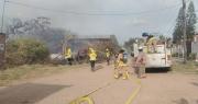 Santa Cruz: Voraz incendio afecta a un depósito de madera cerca del Cambódromo