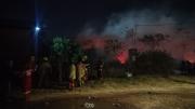 Incendio de magnitud arrasa con una barraca