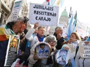 Jubilados: la mitad de los que accedieron sin moratoria cobra menos de 2 haberes mínimos