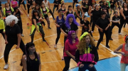 “Pelos locos y pelucas”, en la tercera master class de zumba