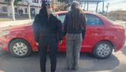 Intentó pasar un control con papeles truchos de su automóvil y quedó demorada en barrio El Tribuno