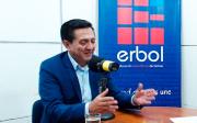 Dolido con los medios y sin dinero, el candidato de ADN pone su campaña en manos de Dios