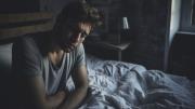 Qué significa despertarse varias veces en la madrugada, según la psicología