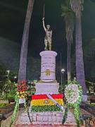 BANCO UNIÓN RINDE HOMENAJE A JUANA ASURDUI DE PADILLA CON LA ENTREGA DE UN MONUMENTO EN LA PLAZA 25 DE MAYO DE SUCRE