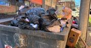 Protesta de trabajadores frena operaciones en el relleno de La Paz y se comienza a acumular basura en las calles
