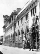 Recuerdos fotográficos: 1930-31. “El edificio del Correo se construye con un solo obrero”