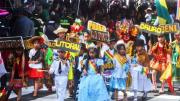 Estudiantes, los primeros en rendir su homenaje al Bicentenario de Bolivia