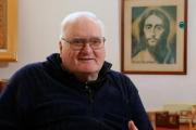 Para el sacerdote de San Cayetano lo que padecen los jubilados es un genocidio