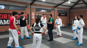 Equipo de karate cumple con campamento en Santa Cruz