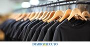 El increíble truco casero que revive el color de la ropa negra