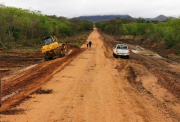 Desigual avance en carretera San Ignacio-San José preocupa a autoridades y vecinos de Chiquitos