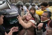 Tensa sesión en Diputados: reclamos y represión afuera del Congreso