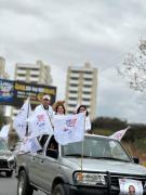 Paty Paputsakis aprovecha el feriado e inunda la C40 con una caravana