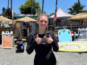 Pasó 90 minutos en el mar, al día siguiente se vio al espejo y descubrió que tenía un problema: El dolor era insoportable