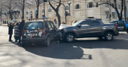 A casi un año de la tragedia, un fuerte accidente de tránsito en 7 y 49 complicó el tránsito en La Plata