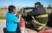 Perro atrapado en una cloaca fue rescatado por Bomberos en Roca y le salvaron la vida con RCP