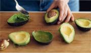 ¿Por qué deberías guardar la cáscara de palta?: conocé sus usos ocultos