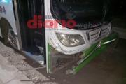 Insólito: santiagueño sustrajo un colectivo, se paseó a toda velocidad y chocó
