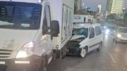 Fuerte accidente: una camioneta fuera de control en plena Leloir chocó contra un camión